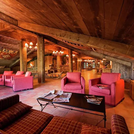 With Fireplace And Wi-fi In Arc 2000